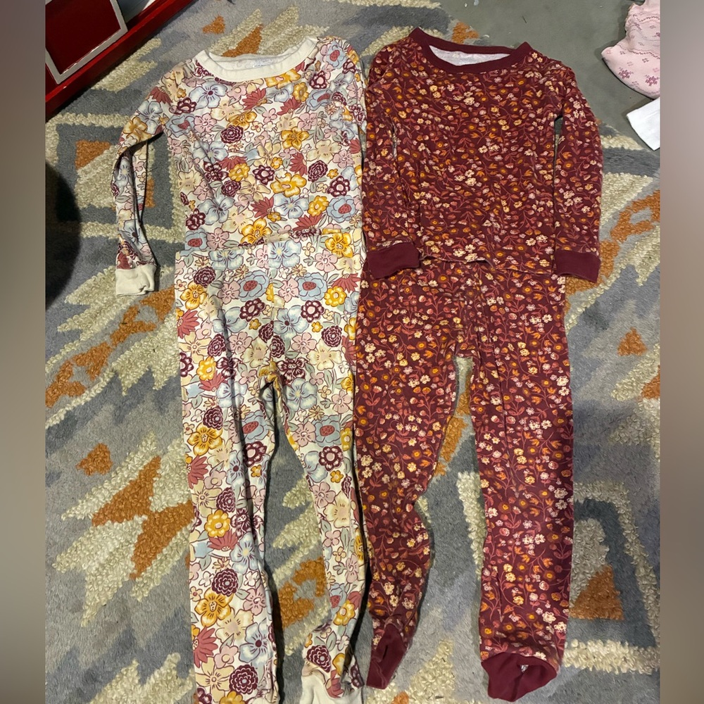 2 pairs of 4t girls pajama sets